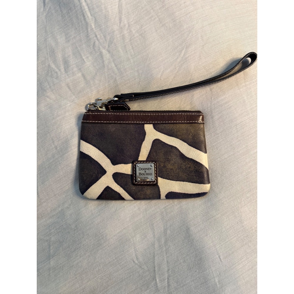 Dooney & Bourke Leather Giraffe Print‎ Wristlet Zip Pouch Brown Cream
